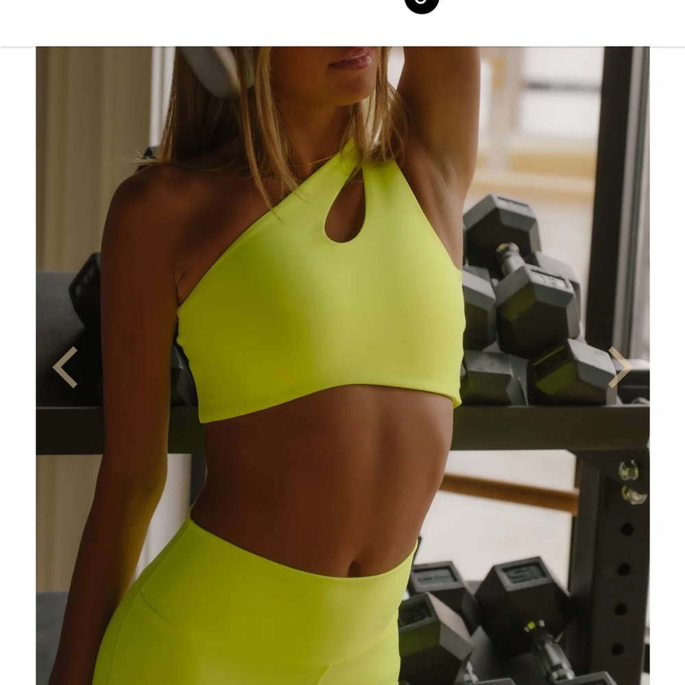 Black One-Shoulder Slay Bra